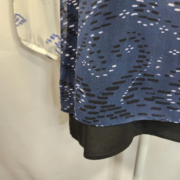 AB Studio White Blue Purple Heart Pattern Button Neck Top Size Medium - Picture 3 of 11